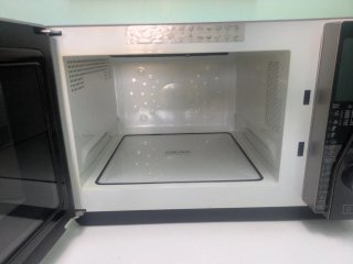 Microondas Whirlpool Extra Space Crisp AVERIADO