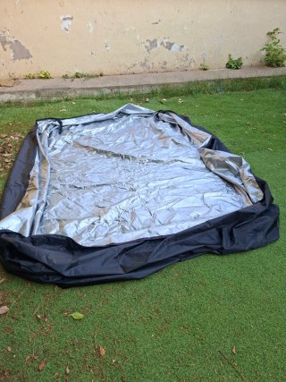 Fondello impermeabile per mobili da giardino