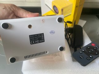 Proyector LED Blanco y Amarillo.