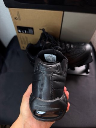Nike Air Max 95 x Supreme Negro