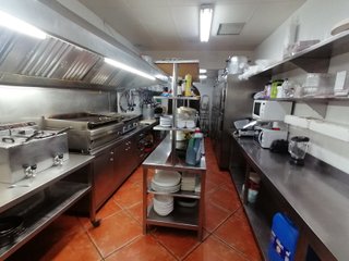 SE TRASPASA BAR RESTAURANTE EN MANRESA