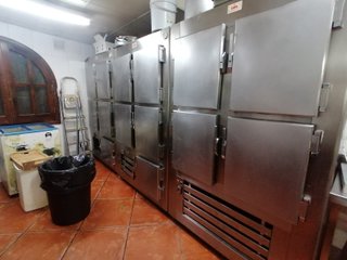 SE TRASPASA BAR RESTAURANTE EN MANRESA