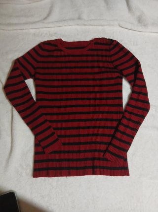 Jersey rayas rojo y negro talla S