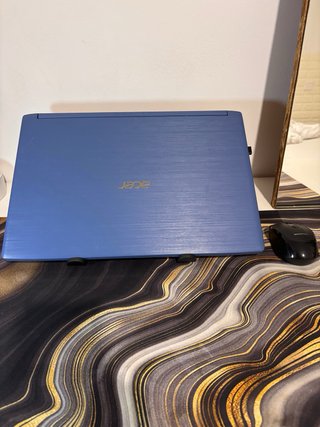 Laptop Acer i3 7ma Gen Azul