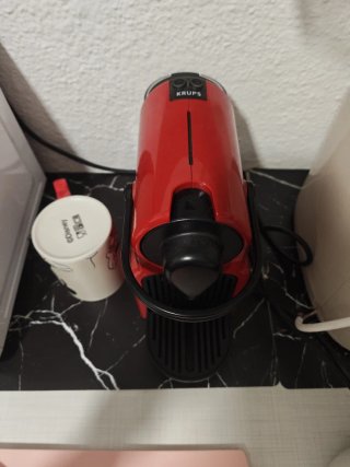 Cafetera Nespresso Roja