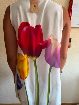 Vestido flores con etiqueta