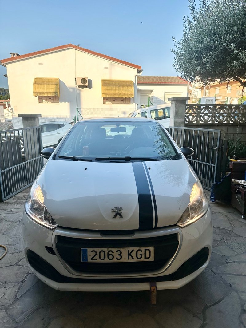 Peugeot 208 2017 - foto 1