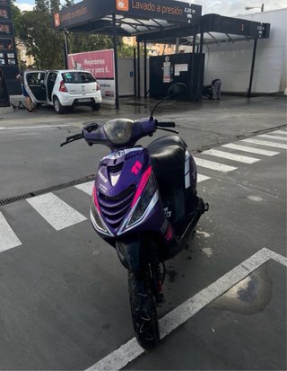 Piaggio Zip SP 49cc Scooter