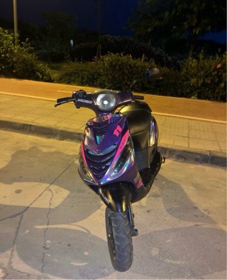 Piaggio Zip SP 49cc Scooter