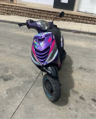 Piaggio Zip SP 49cc Scooter