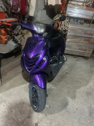 Piaggio Zip SP 49cc Scooter