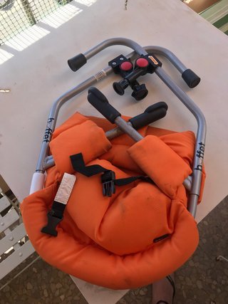 Silla portatil adaptada a mesas