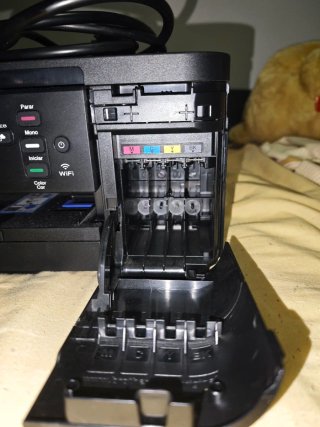 Impresora Brother WiFi (DCP-J572DW)