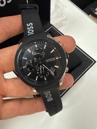 Reloj Boss Negro vale 210€