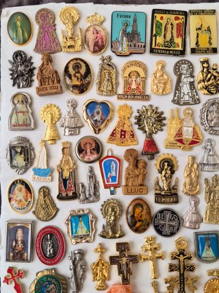 Pins religiosos antiguos