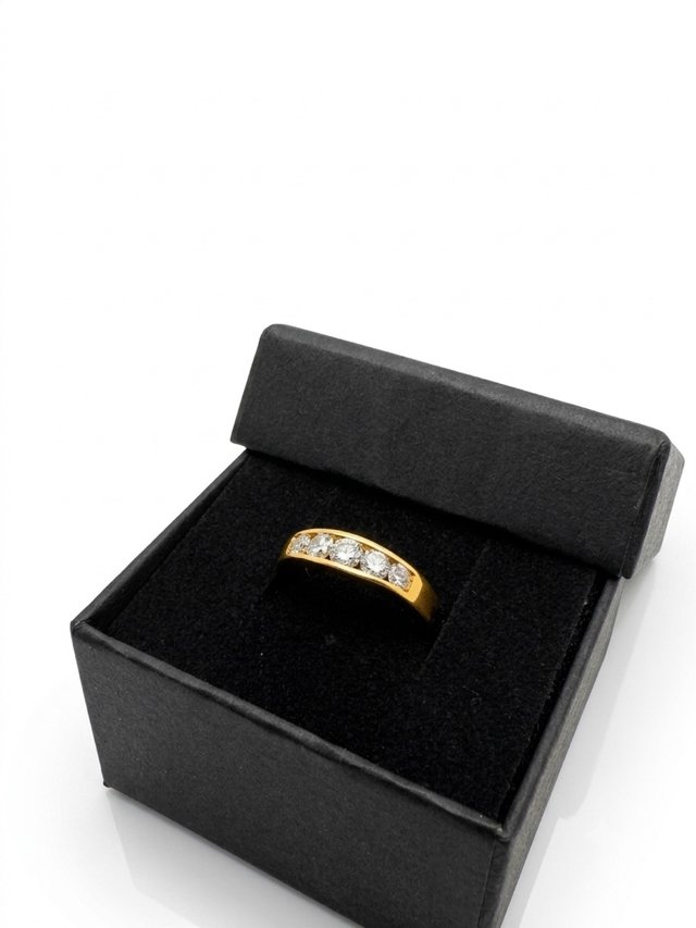 Anillo oro 18k Diamantes Peso:3,74gr talla 8