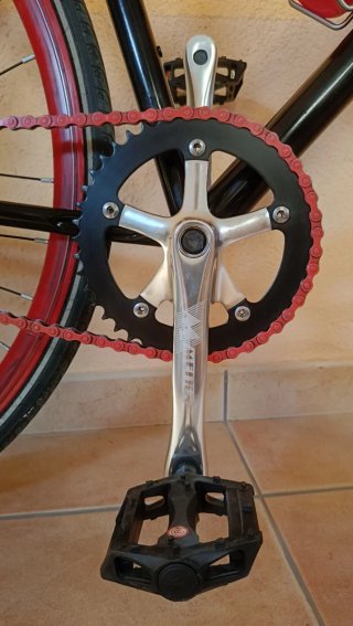 Bicicleta Fixie Negra Ruedas Rojas