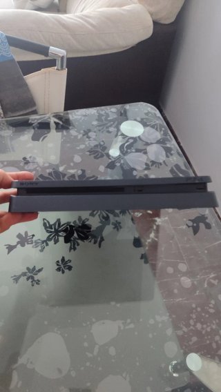 PS4 (PlayStation 4) Negra + Mando VERSION 11.00