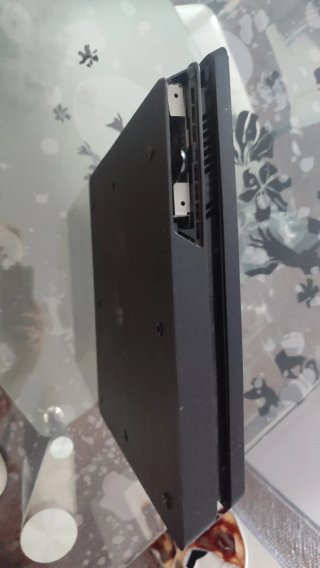 PS4 (PlayStation 4) Negra + Mando VERSION 11.00