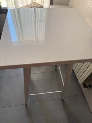 Mesa alta cocina cuadrada y 1 taburete Tolix