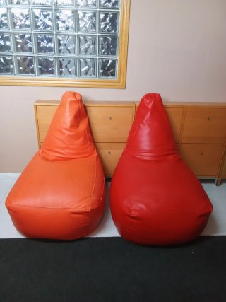 2 Puffs Piel Sintética Rojo y Naranja
