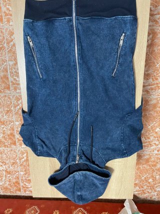 Chaqueta vaquera con capucha