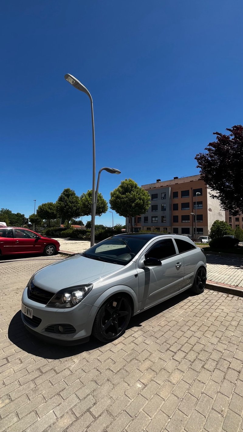 OPEL ASTRA H GTC 150cv - foto 1