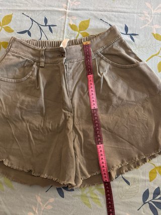Pantalón corto.