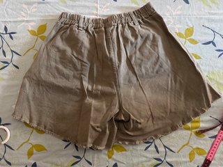 Pantalón corto.