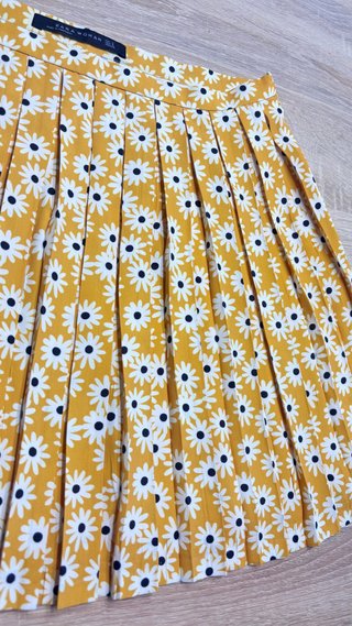 Falda Zara Estampado Flores Amarilla
