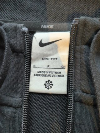 Sudadera Nike con cremallera negra
