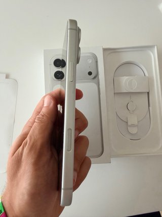 iPhone 17 Pro Max 256GB Plata - Pantalla Cambiada