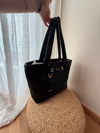 Bolso Guess Negro Tejido