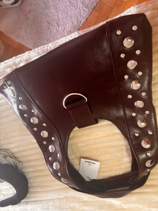 Bolso Pull&Bear granate con tachuelas