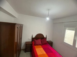 Se alquila habitación para estudiantes en Ourense.