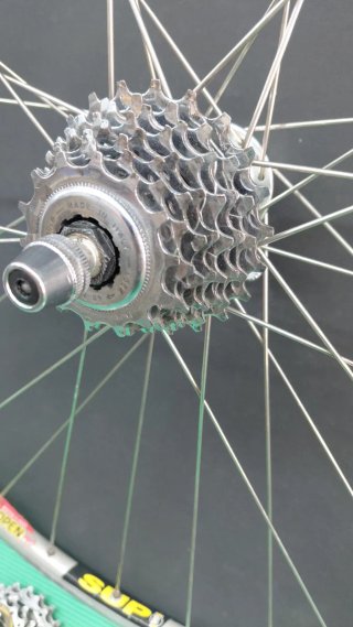 Rueda Mavic, Cassette y Carrete Campagnolo.