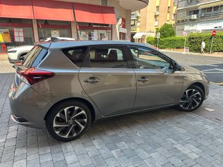 Toyota Auris híbrido 2016
