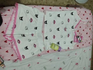 Pijama Hello Kitty & Friends + Crema Hidratante
