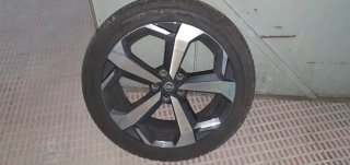 2 Ruedas originales Nissan Juke con neumático 19"