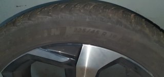 2 Ruedas originales Nissan Juke con neumático 19"