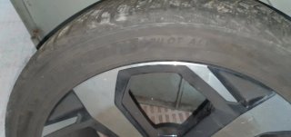 2 Ruedas originales Nissan Juke con neumático 19"