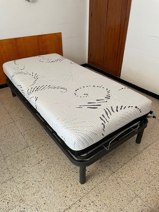 Cama geriátrica articulada con barra