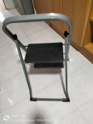 Escalera plegable 2 peldaños