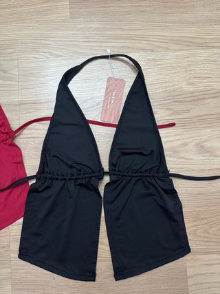 Conjunto 2 Tops SHEIN S Negro y Rojo