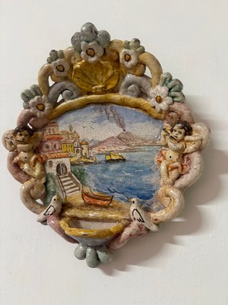 Acquasantiera Napoli con veduta