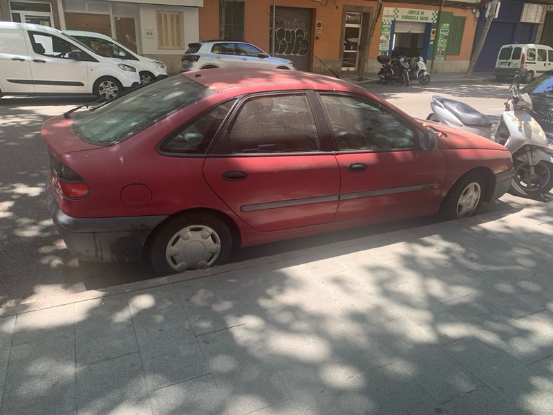 Renault Laguna 2000 - foto 1