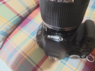 Canon EOS 600D + Accesorios Cámara