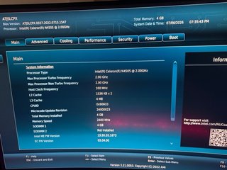 Intel NUC Mini PC Negro