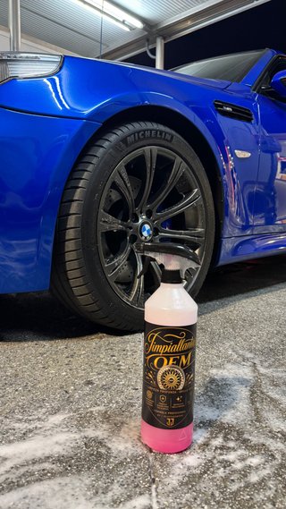 Limpiador de Llantas y Interior Coche