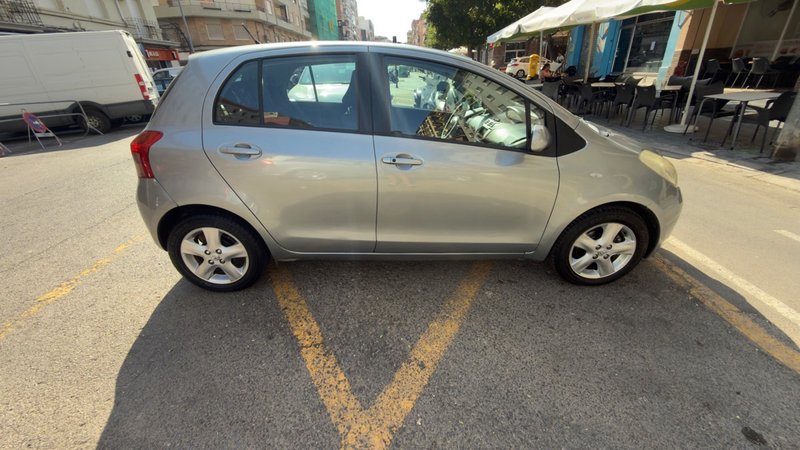 Toyota Yaris 1.3 VVT-i Luna 3p / 5p 2007, foto 2